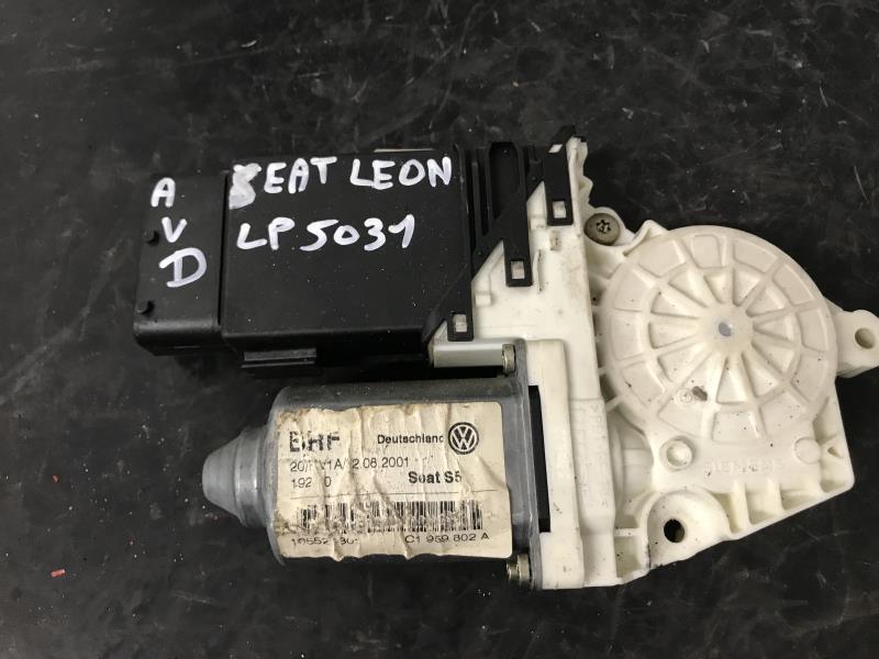 Moteur leve vitre avant droit