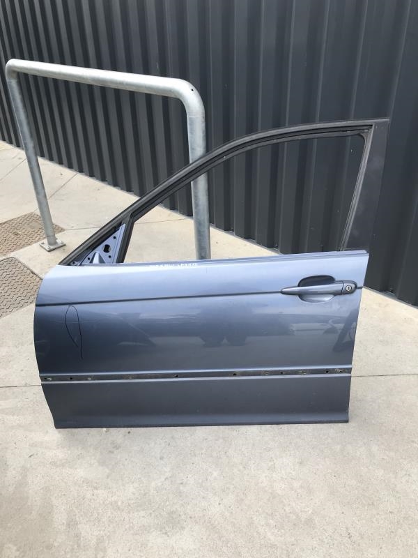 Porte avant gauche