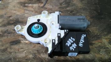 Moteur leve vitre arriere gauche