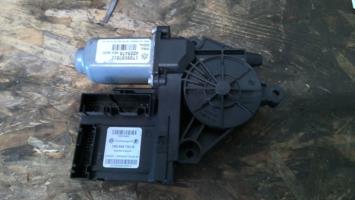Moteur leve vitre avant gauche
