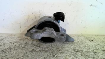 Support moteur droit