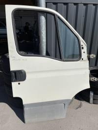 Porte avant droit
