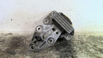Support moteur droit