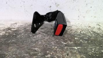 Attache ceinture arriere gauche