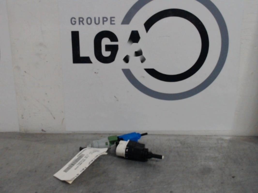 Contacteur feu stop