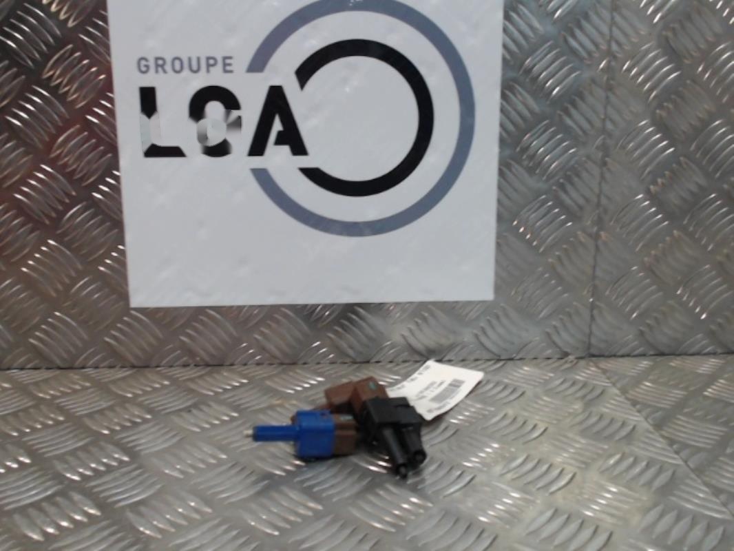 Contacteur feu stop