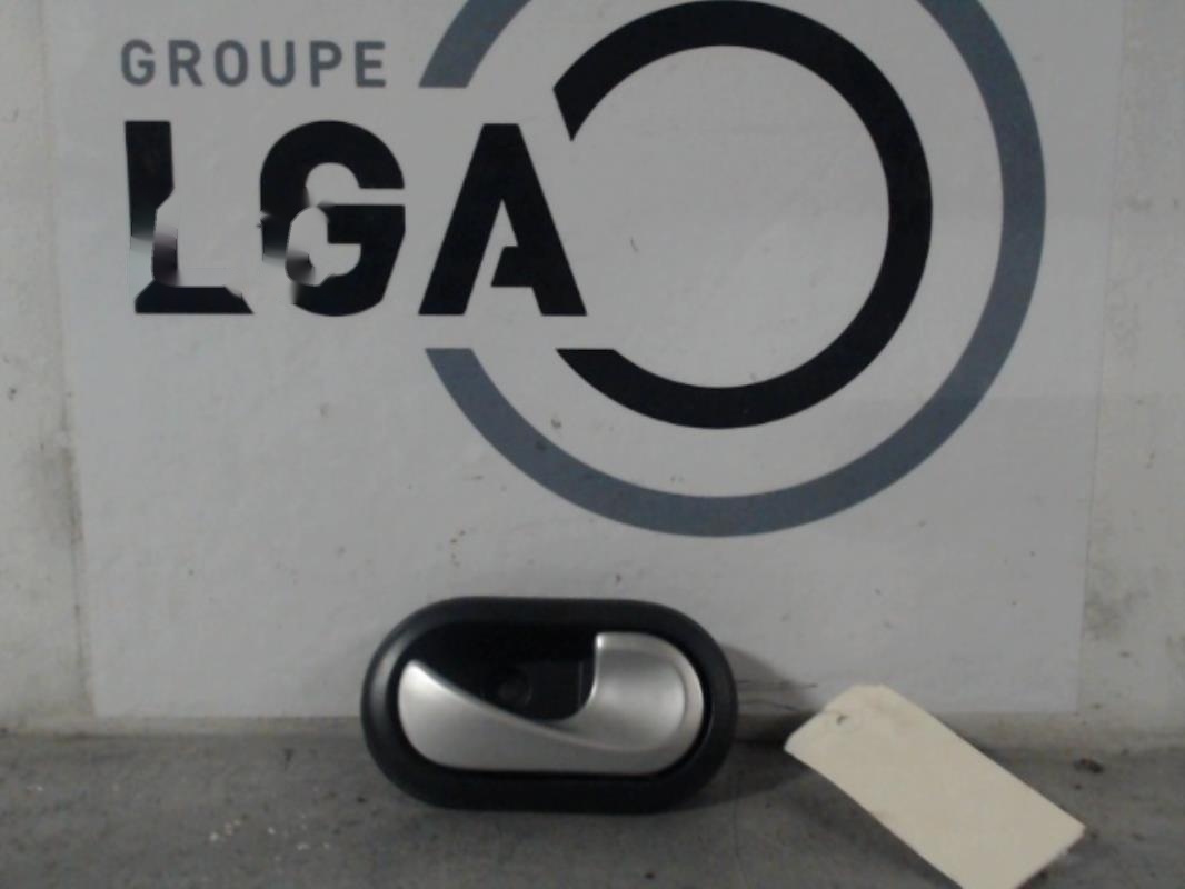 Poignee interieur avant droit