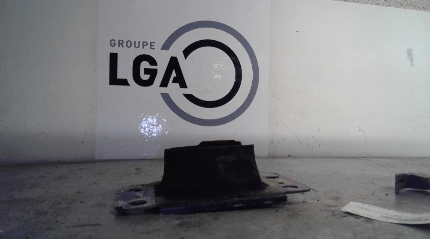 Support moteur gauche