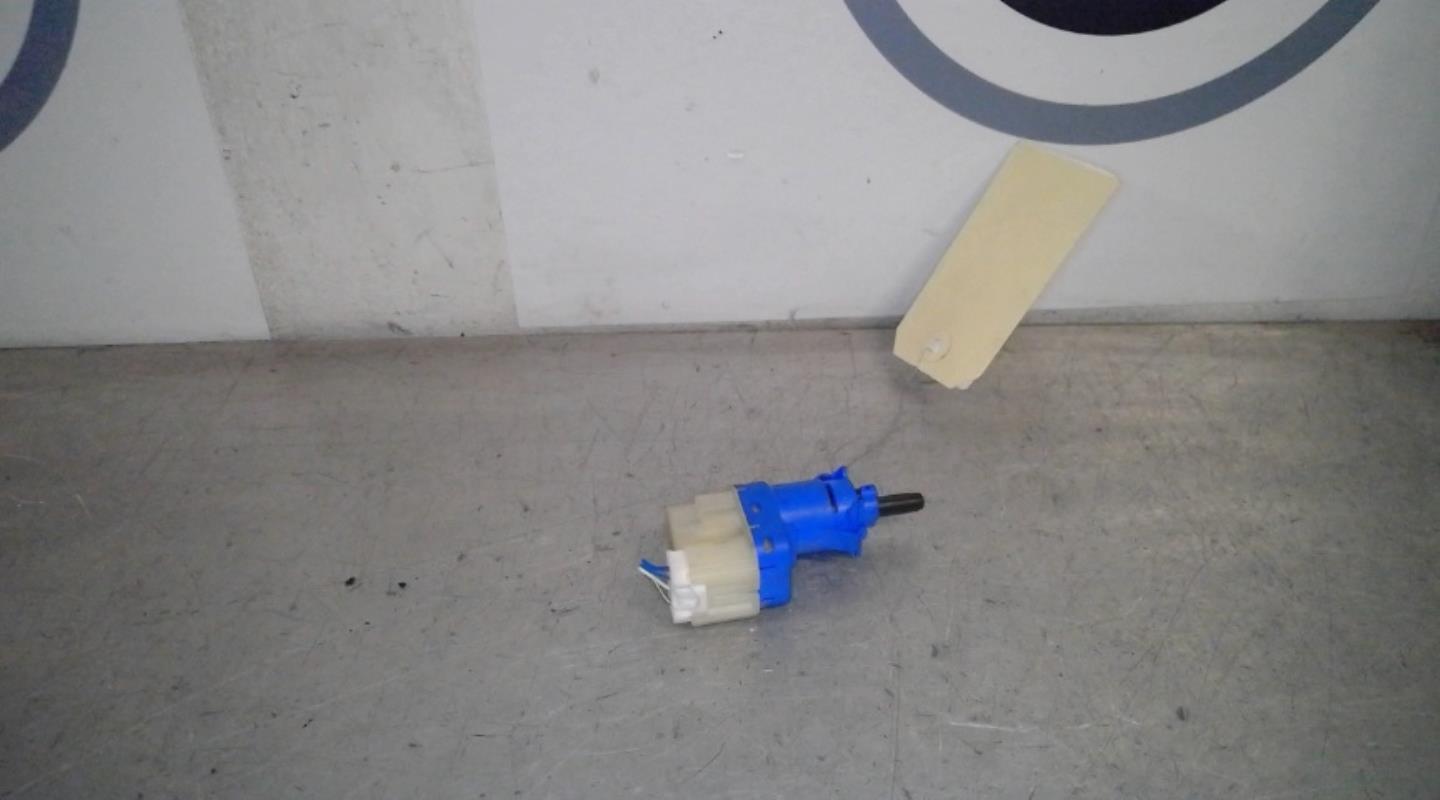 Contacteur feu stop