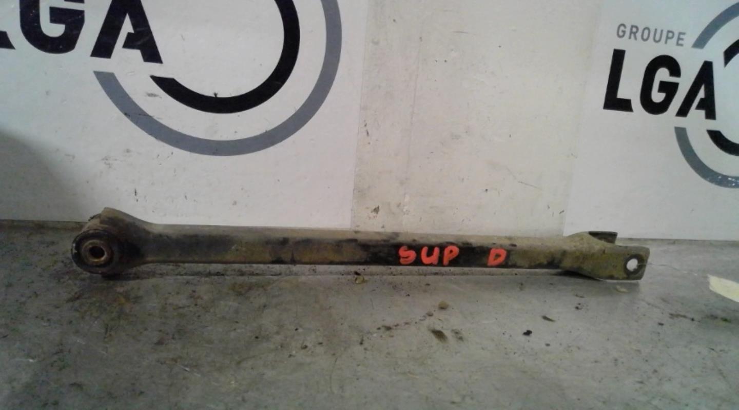 Bras de suspension superieur arriere droit