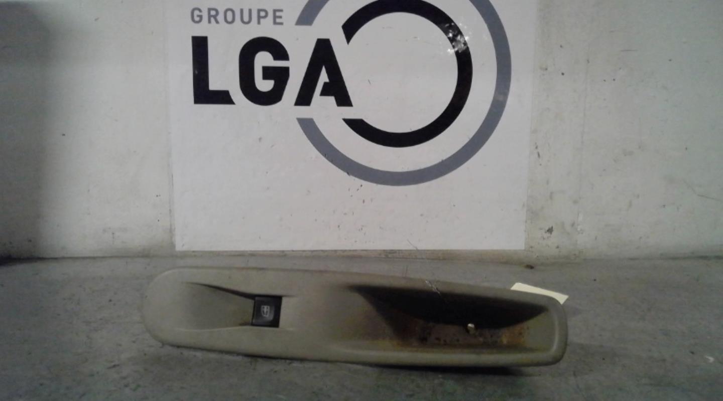 Interrupteur de leve vitre avant droit