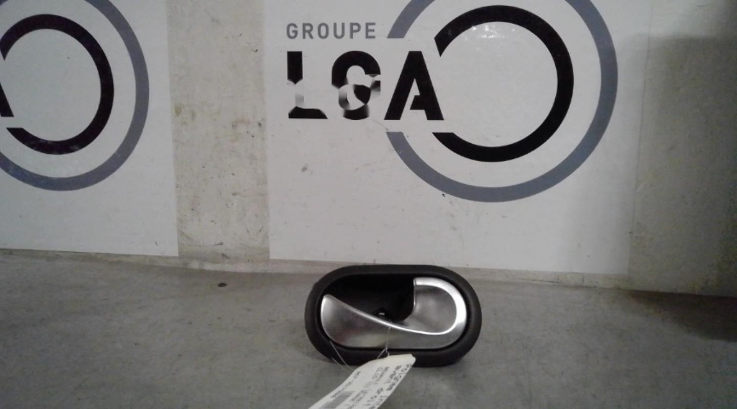 Poignee interieur avant droit