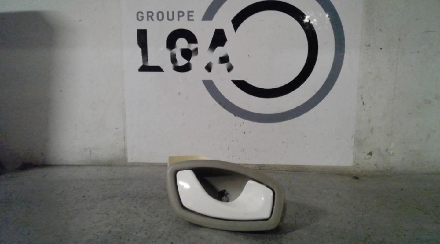 Poignee interieur avant droit