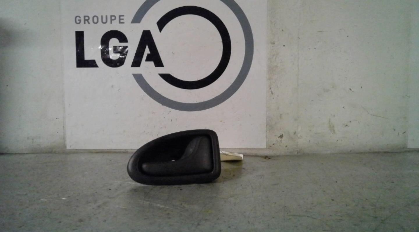 Poignee interieur avant droit