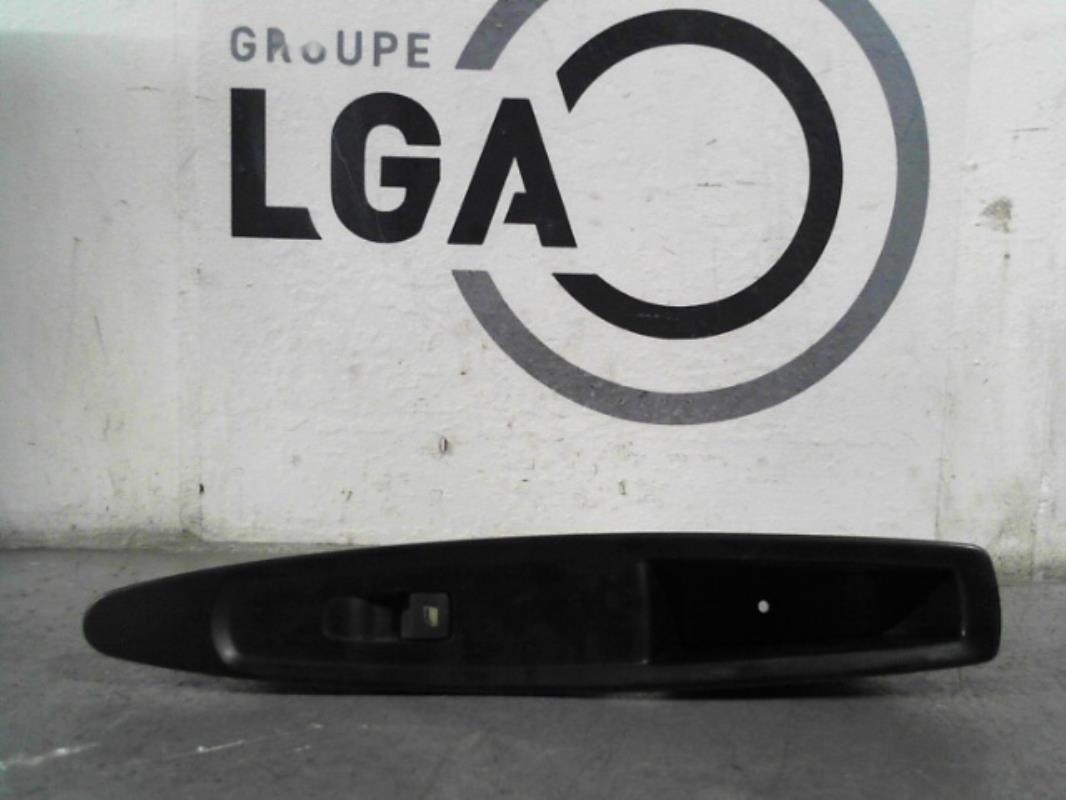 Leve vitre electrique avant droit