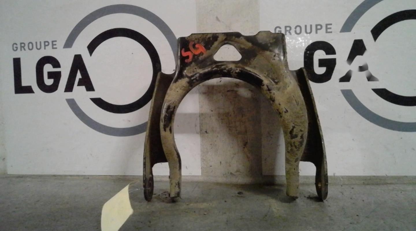 Bras de suspension superieur avant gauche