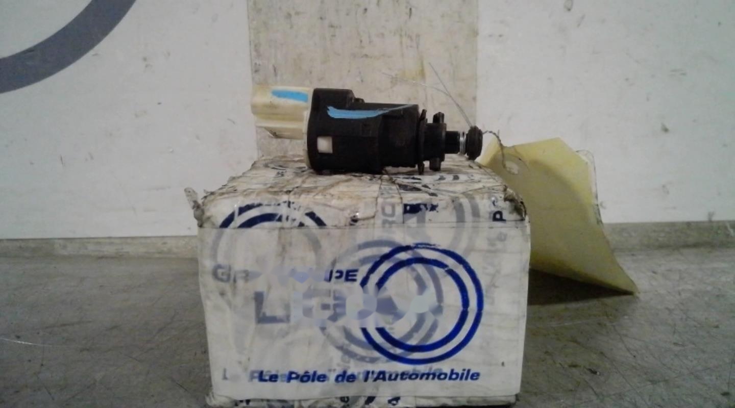 Contacteur feu stop