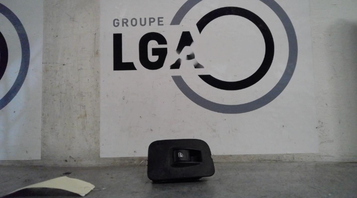Interrupteur de leve vitre avant droit