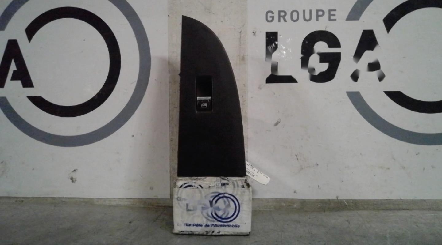 Interrupteur de leve vitre avant droit