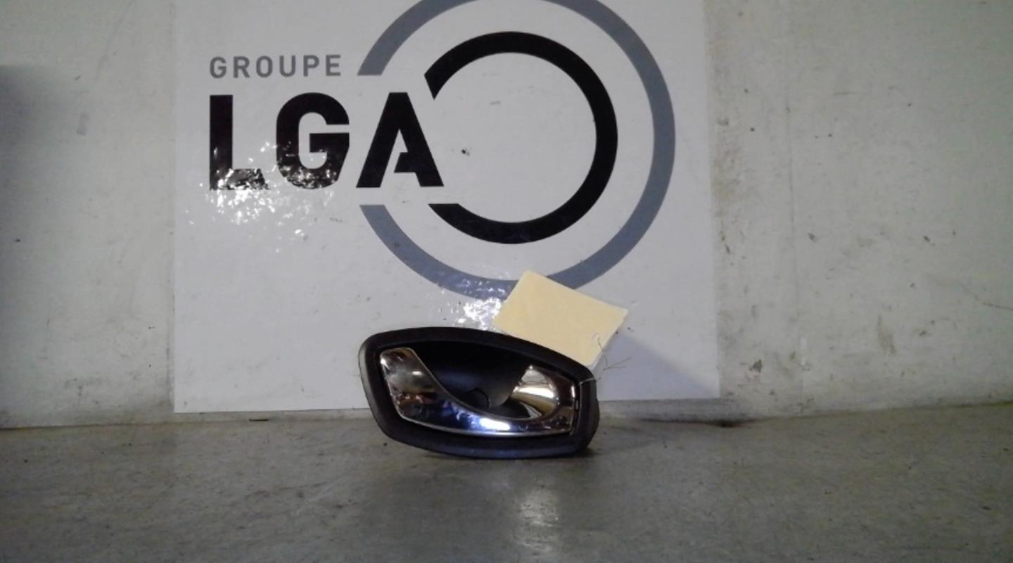 Poignee interieur avant droit