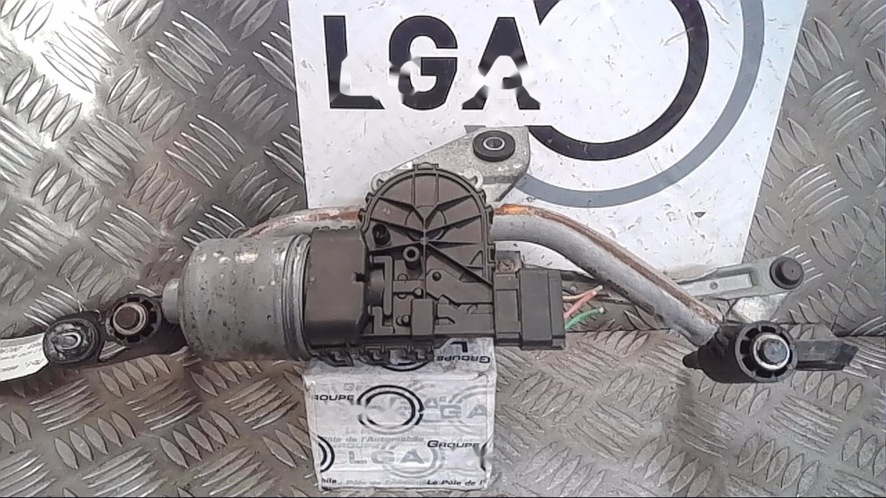 Moteur essuie glace avant