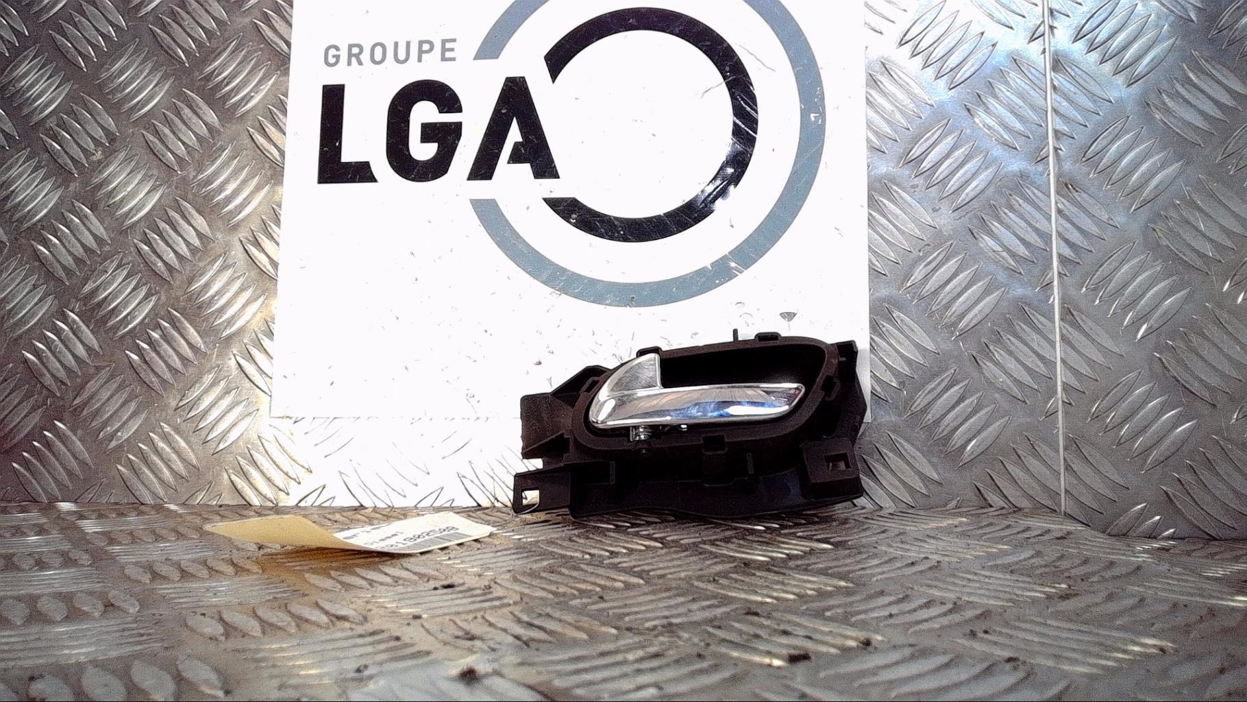 Poignee interieur avant gauche