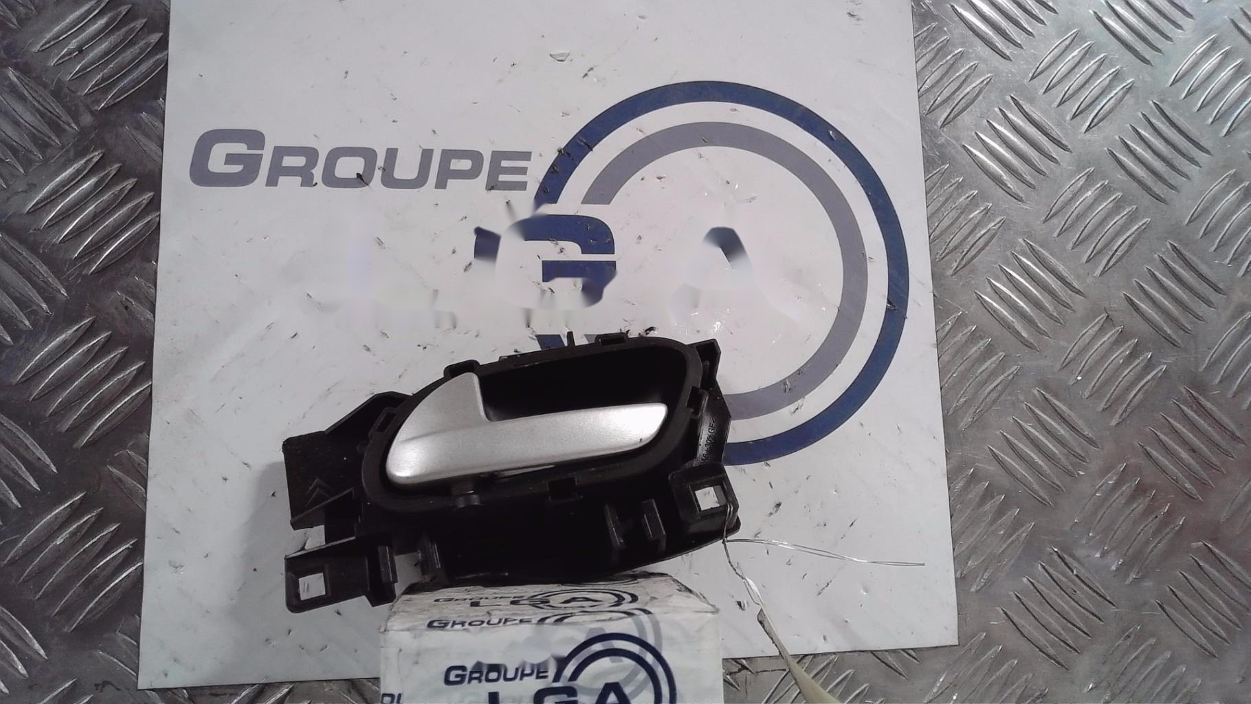 Poignee interieur avant gauche