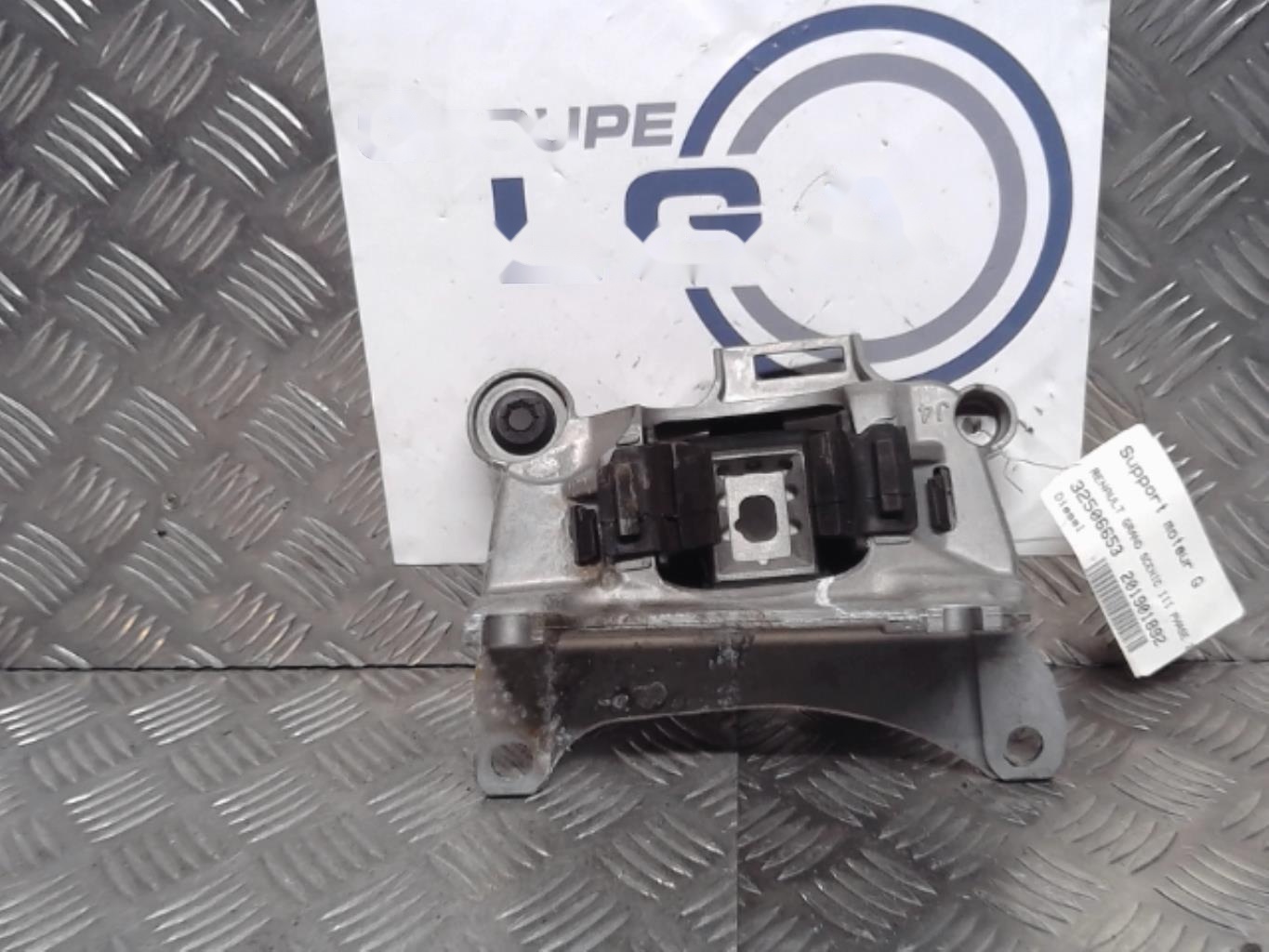 Support moteur gauche