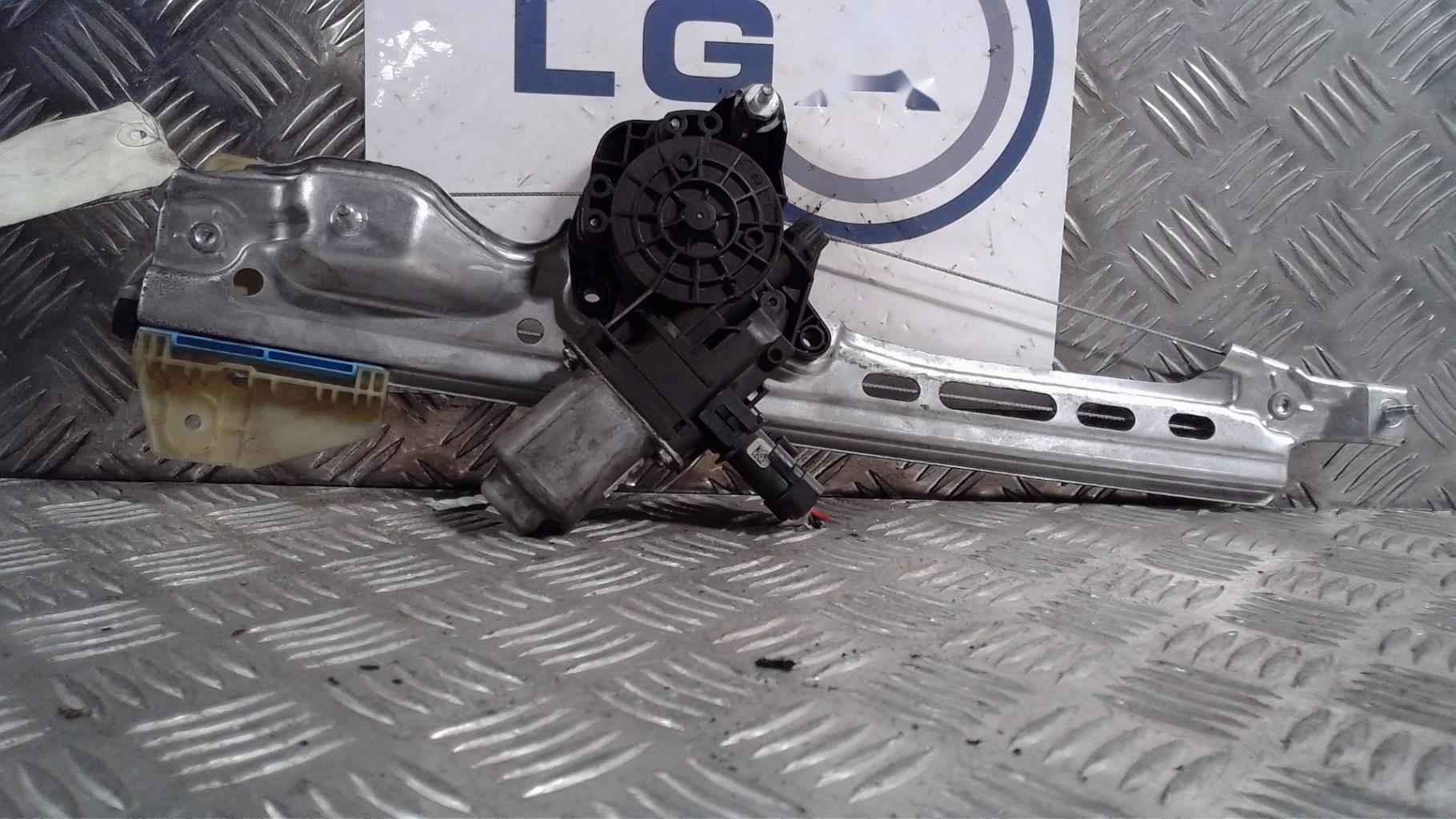 Leve vitre electrique arriere gauche