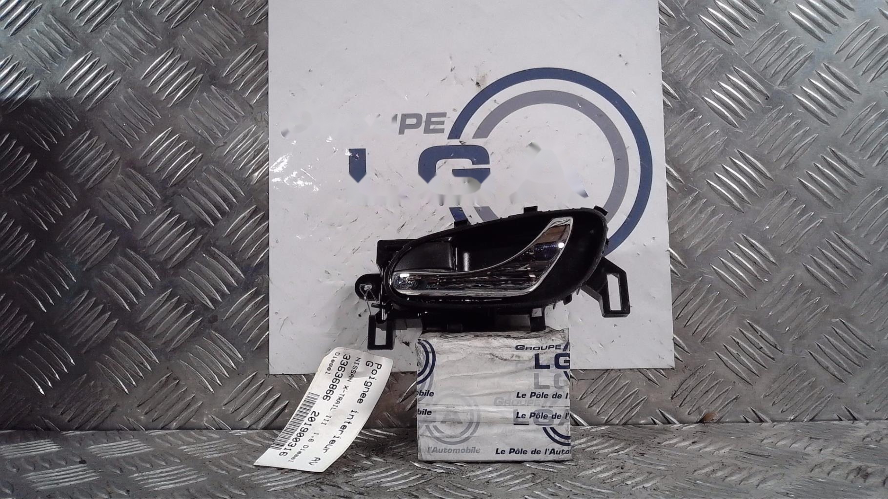 Poignee interieur avant gauche