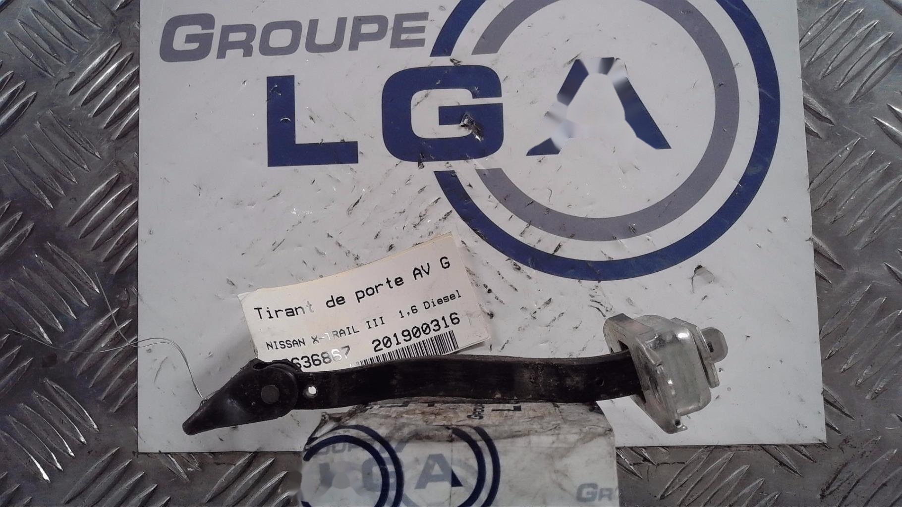 Tirant de porte avant gauche