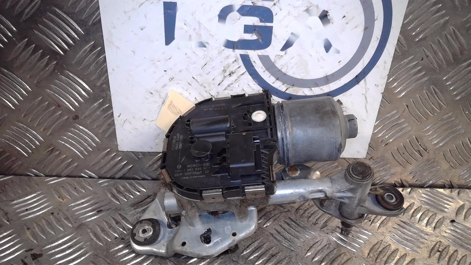 Moteur essuie glace avant droit