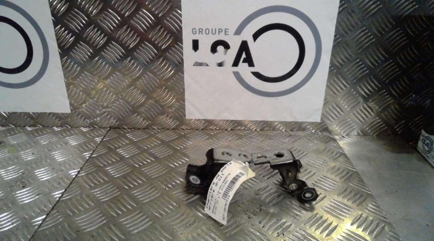 Charniere de porte arriere droit