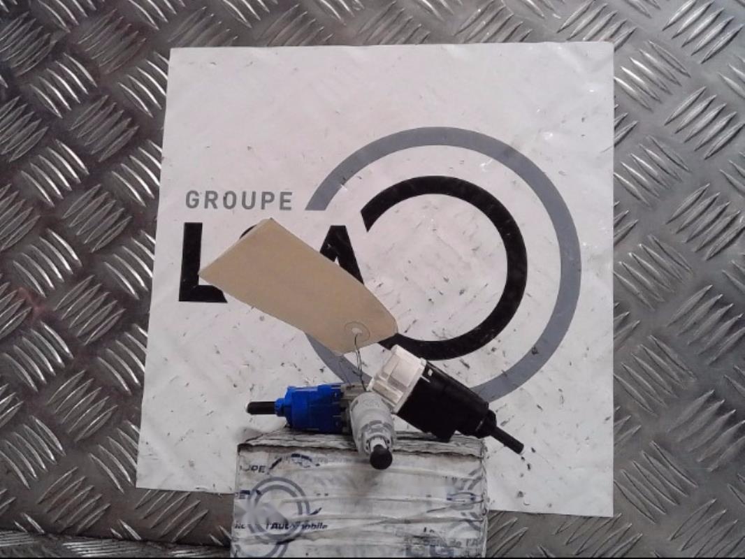 Contacteur feu stop