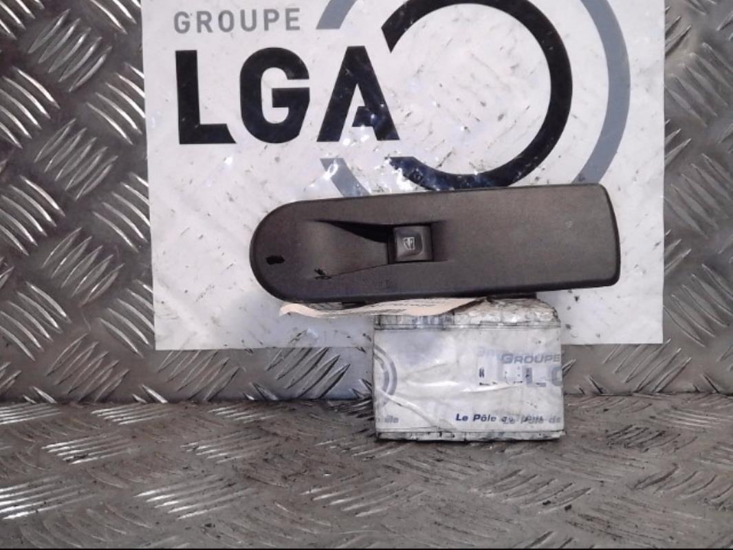 Interrupteur de leve vitre avant droit