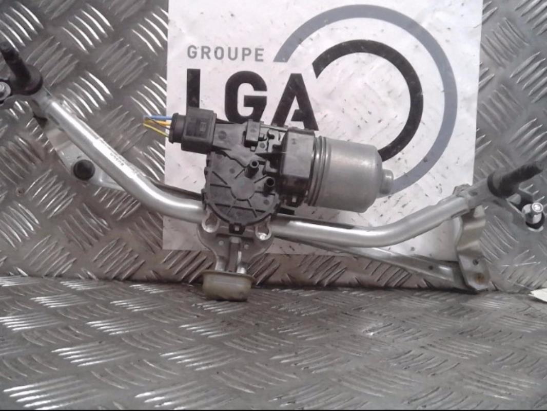Moteur essuie glace avant