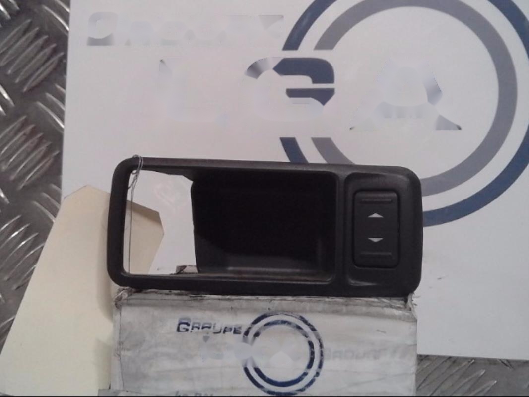 Interrupteur de leve vitre avant gauche
