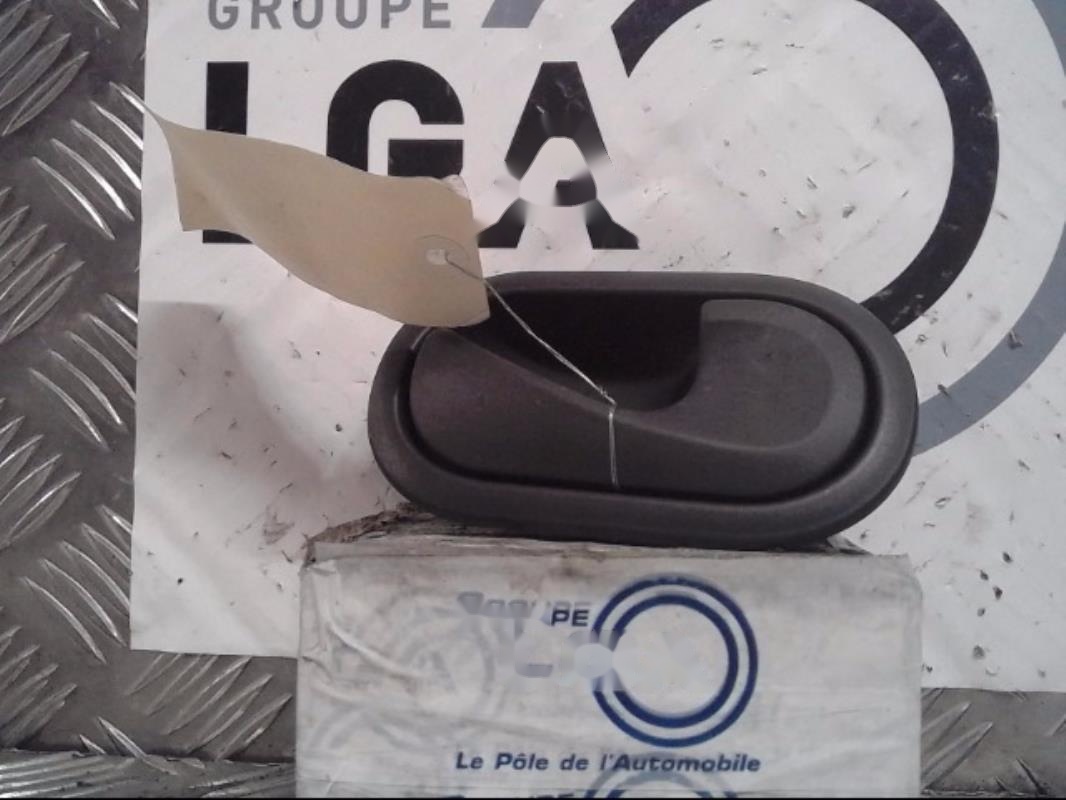 Poignee interieur avant droit