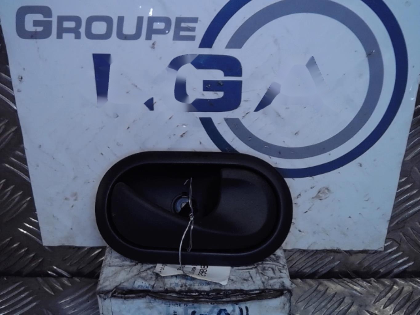 Poignee interieur avant droit