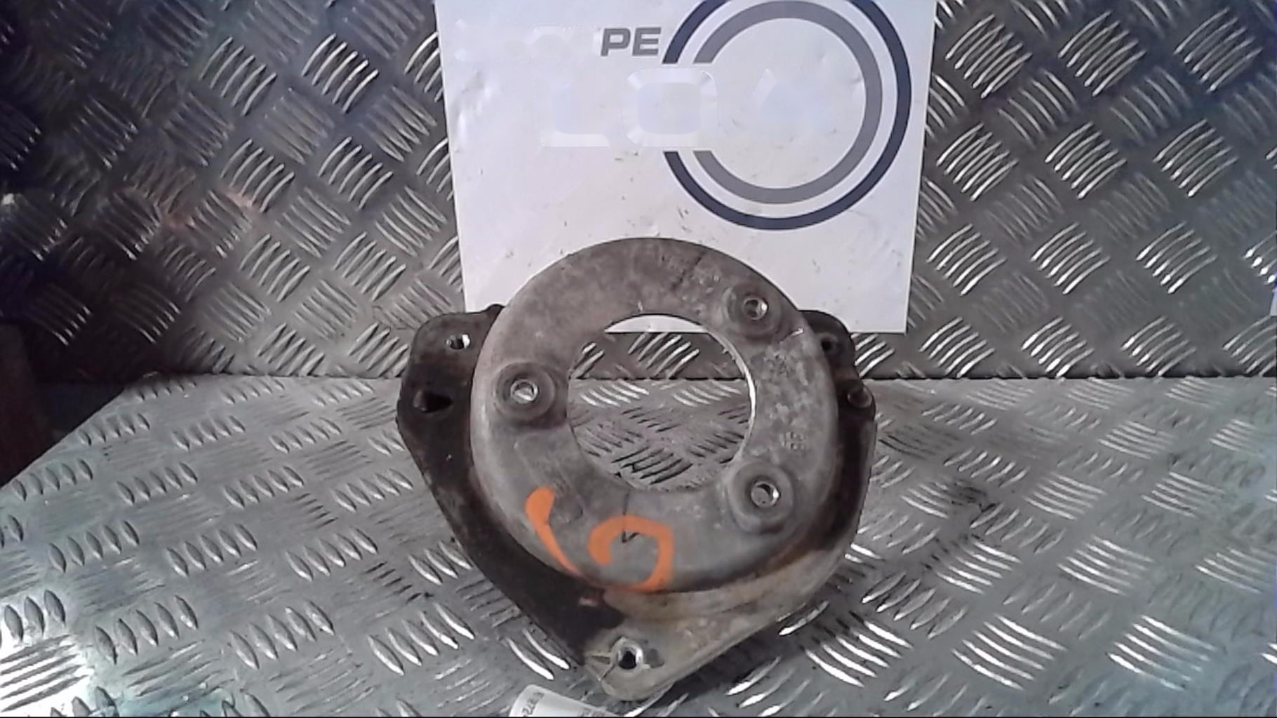 Bras de suspension superieur avant gauche