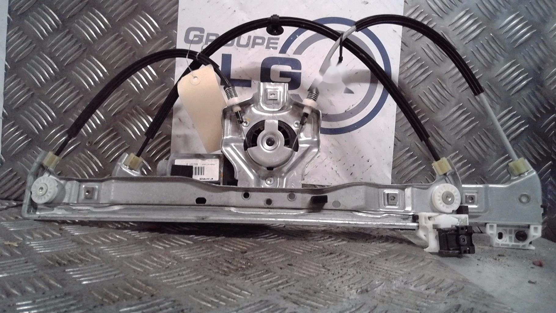 Leve vitre electrique avant droit