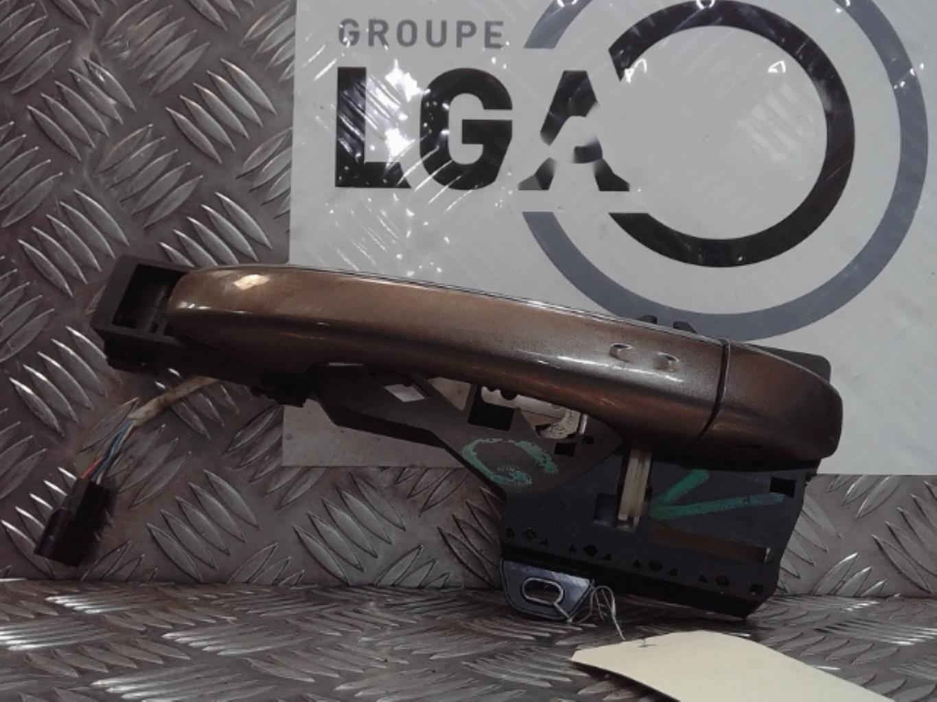 Poignee porte avant gauche