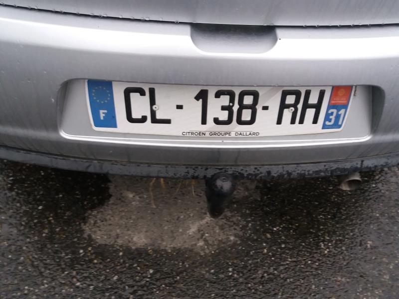 Poignee porte avant droit