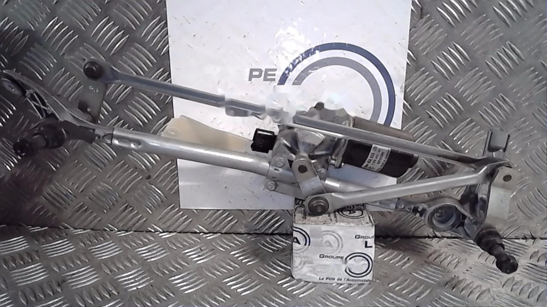 Moteur essuie glace avant