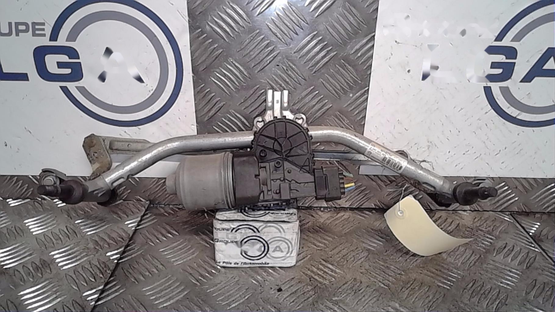 Moteur essuie glace avant