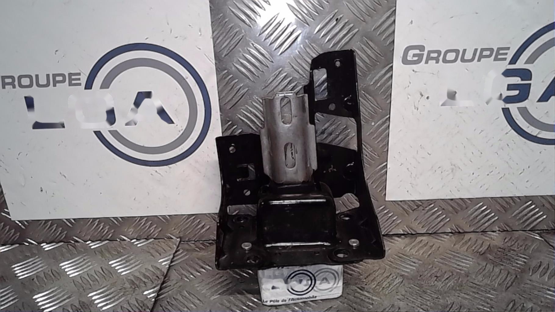 Support moteur gauche