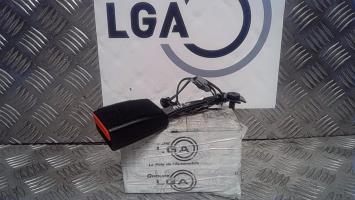 Attache ceinture avant gauche