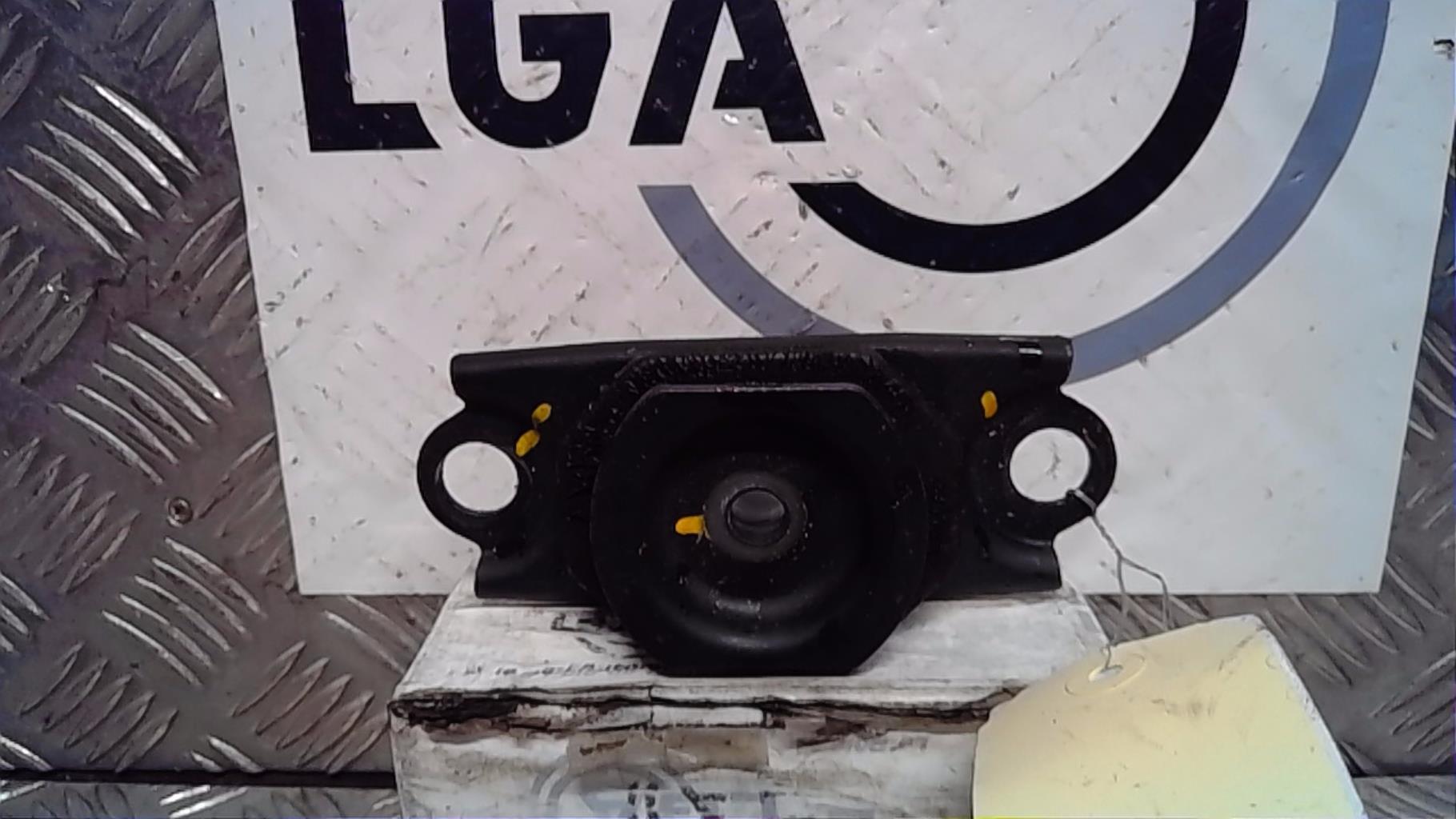 Support moteur gauche