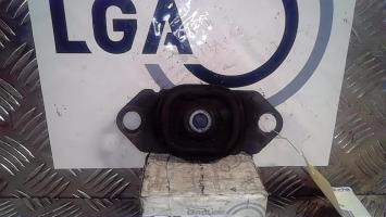 Support moteur gauche