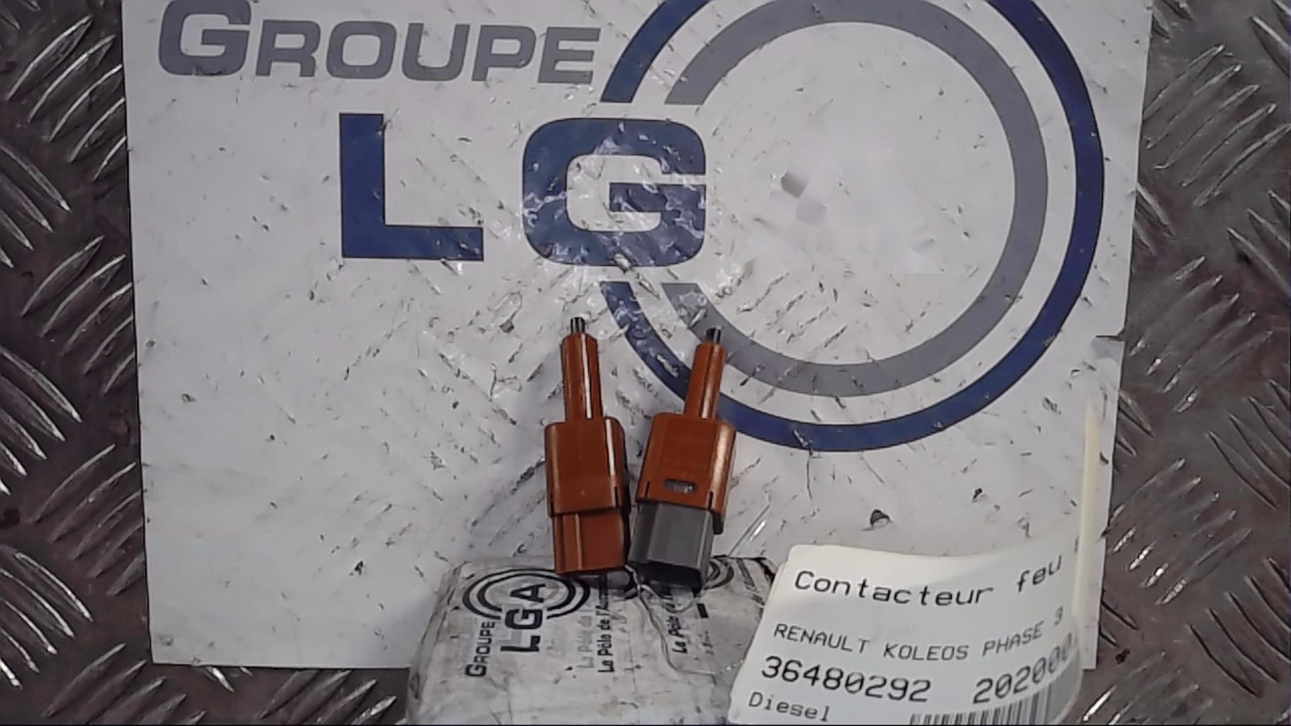 Contacteur feu stop